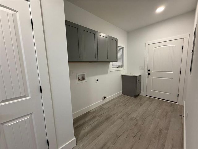 83 Crestwood Drive, Hartwell, GA 30643