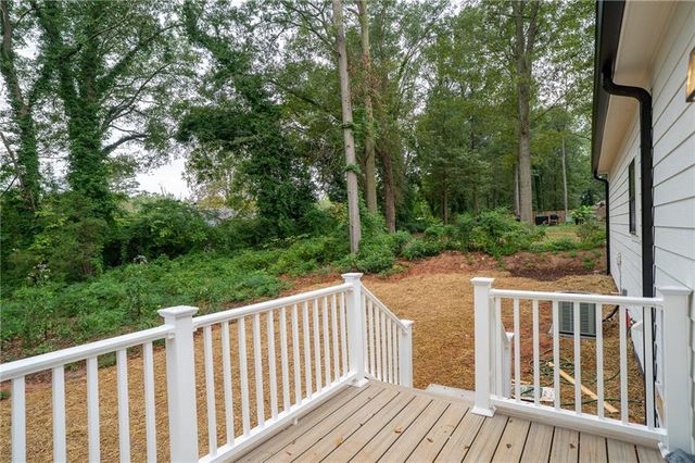 83 Crestwood Drive, Hartwell, GA 30643