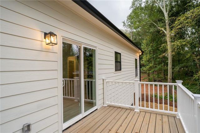 83 Crestwood Drive, Hartwell, GA 30643