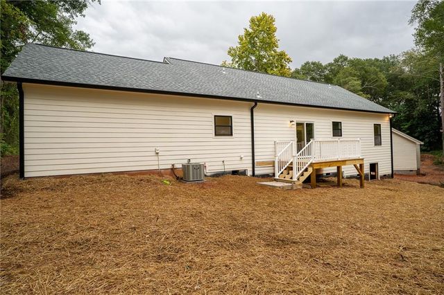 83 Crestwood Drive, Hartwell, GA 30643