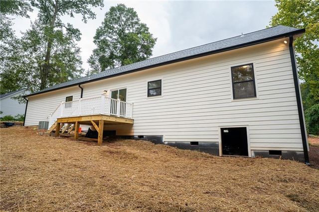 83 Crestwood Drive, Hartwell, GA 30643