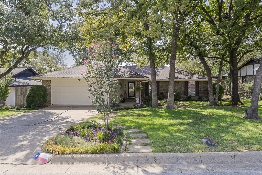 5508 Grissom Drive, Arlington, TX 76016 — exterior