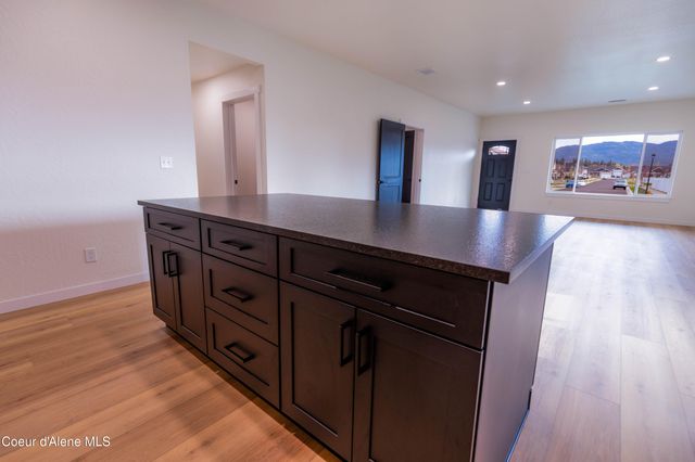 677 W Rory AVE, Post Falls, ID 83854