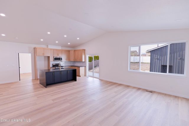 677 W Rory AVE, Post Falls, ID 83854