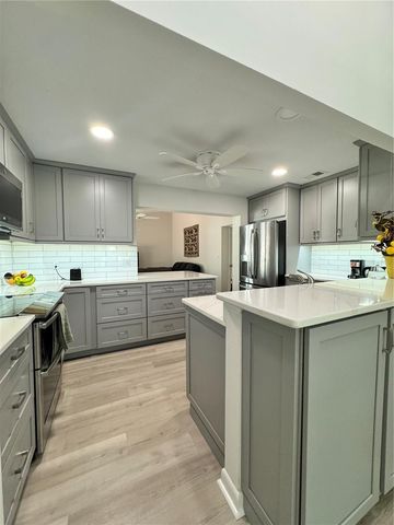 6403 MEADOWLARK LANE, Bradenton, FL 34210