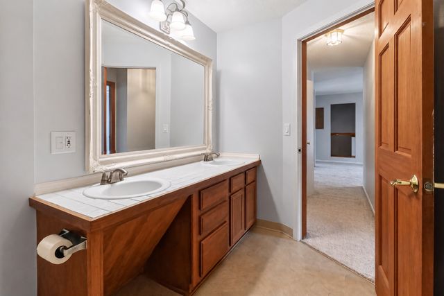 4300 Trenton Lane N 307, Plymouth, MN 55442