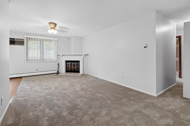 4300 Trenton Lane N 307, Plymouth, MN 55442