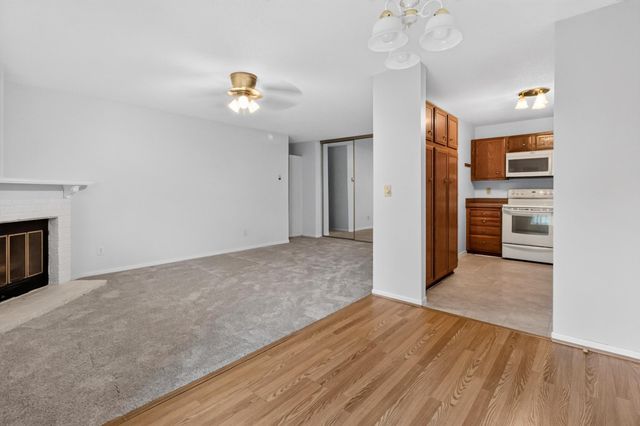 4300 Trenton Lane N 307, Plymouth, MN 55442