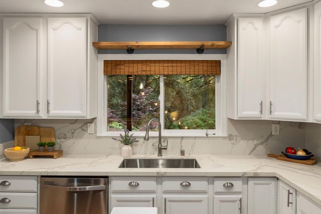 5086 Woodland Dr, Placerville, CA 95667
