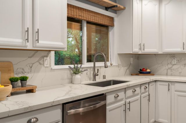 5086 Woodland Dr, Placerville, CA 95667