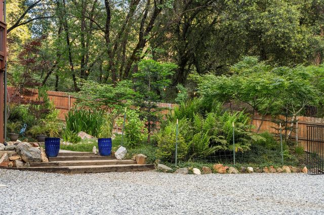 5086 Woodland Dr, Placerville, CA 95667