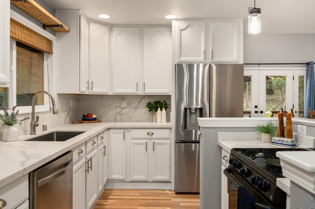 5086 Woodland Dr, Placerville, CA 95667
