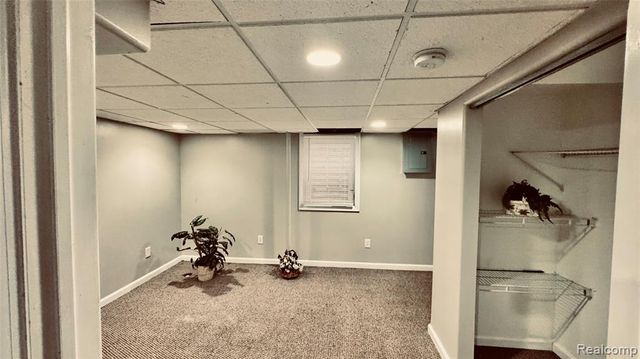 15078 Houghton St, Livonia, MI 48154