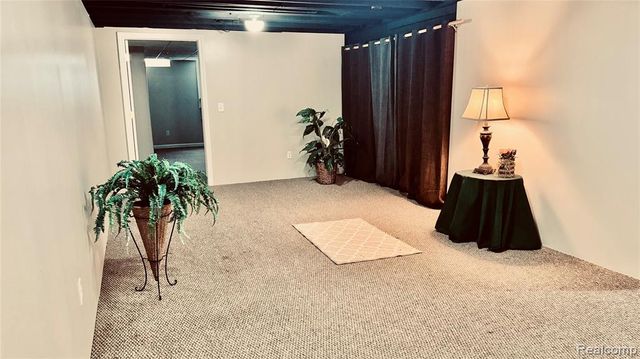 15078 Houghton St, Livonia, MI 48154