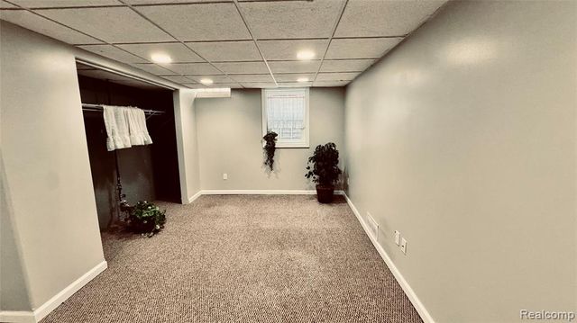 15078 Houghton St, Livonia, MI 48154