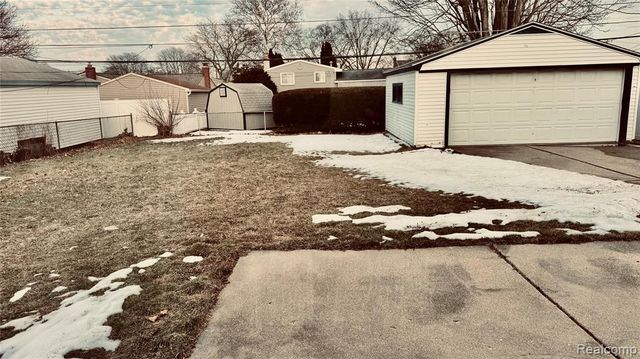 15078 Houghton St, Livonia, MI 48154