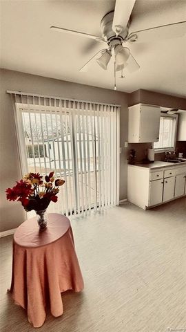 15078 Houghton St, Livonia, MI 48154
