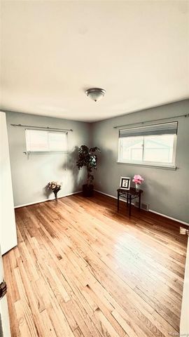 15078 Houghton St, Livonia, MI 48154