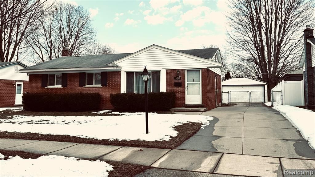 15078 Houghton St, Livonia, MI 48154