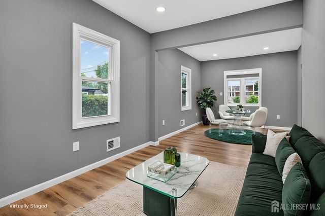 16 Gordon Street, Aberdeen, NJ 07721