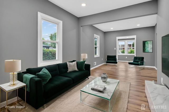 16 Gordon Street, Aberdeen, NJ 07721