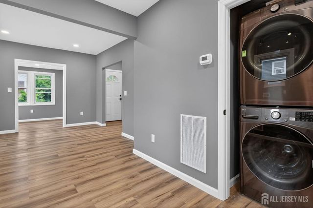 16 Gordon Street, Aberdeen, NJ 07721