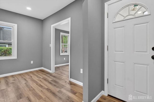 16 Gordon Street, Aberdeen, NJ 07721