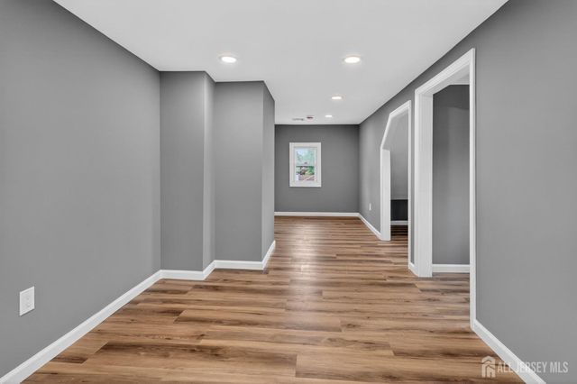 16 Gordon Street, Aberdeen, NJ 07721