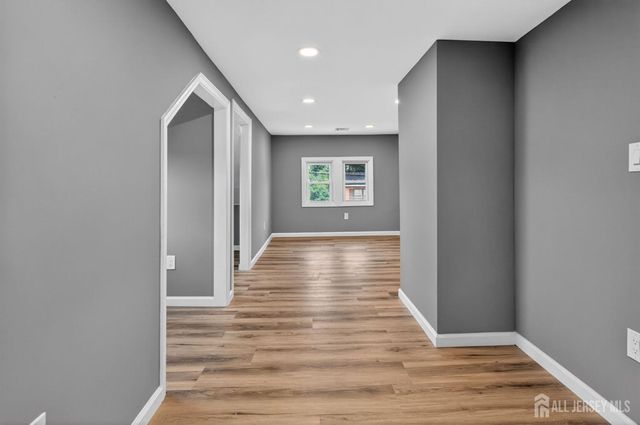 16 Gordon Street, Aberdeen, NJ 07721