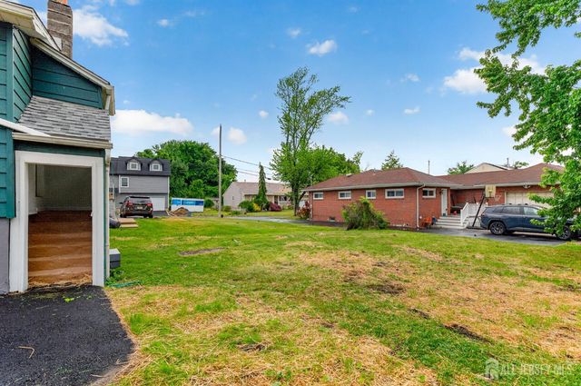 16 Gordon Street, Aberdeen, NJ 07721