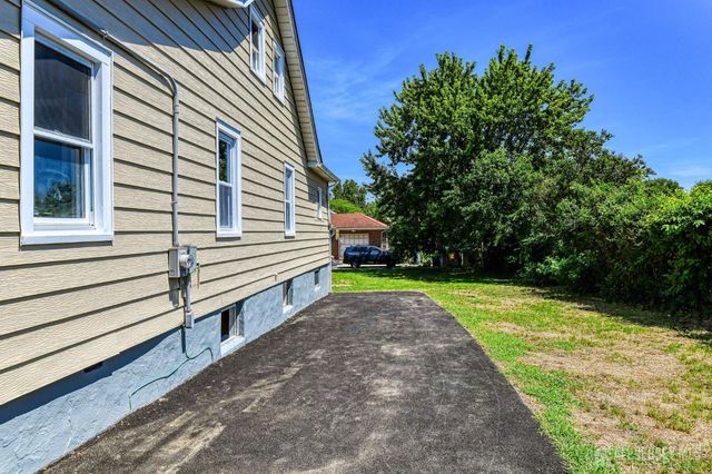 16 Gordon Street, Aberdeen, NJ 07721
