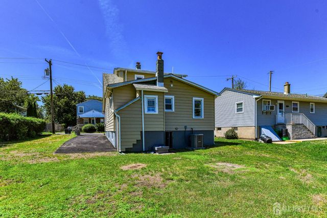16 Gordon Street, Aberdeen, NJ 07721