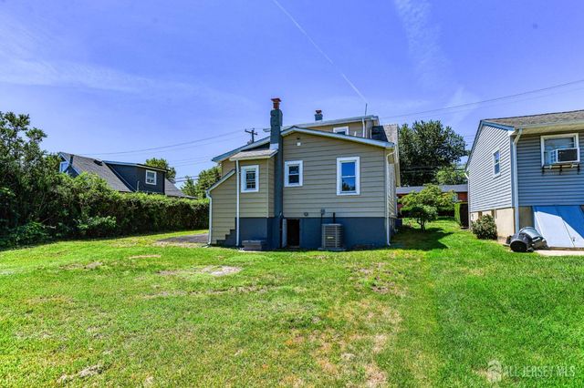 16 Gordon Street, Aberdeen, NJ 07721