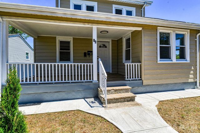 16 Gordon Street, Aberdeen, NJ 07721