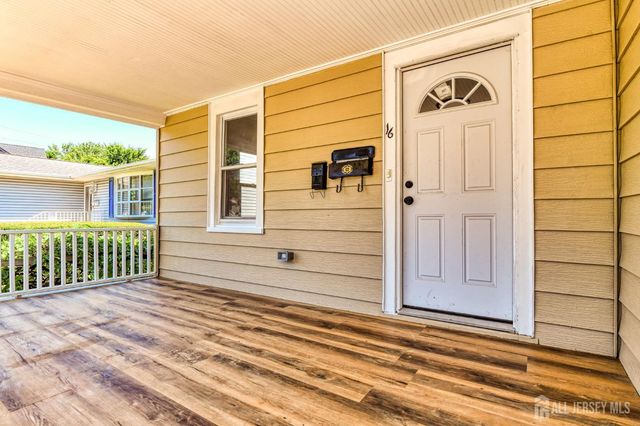 16 Gordon Street, Aberdeen, NJ 07721