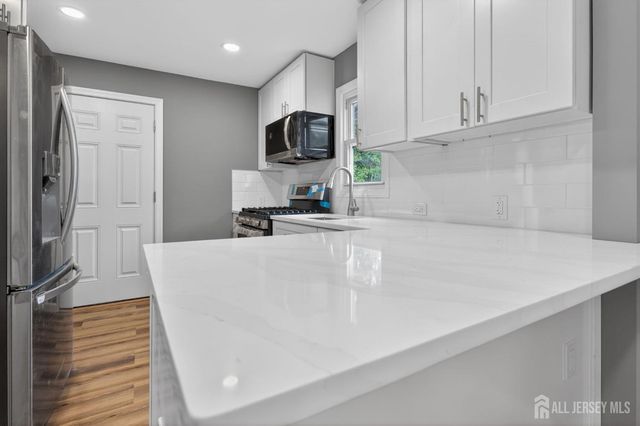 16 Gordon Street, Aberdeen, NJ 07721