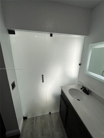 9000 W Flagler St 1, Miami, FL 33174