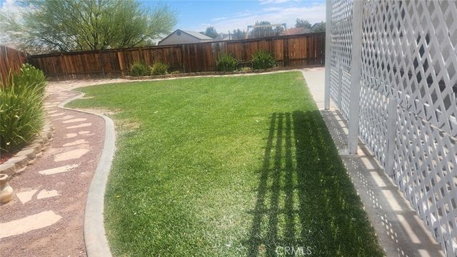 15430 Amber Pointe, Victorville, CA 92394