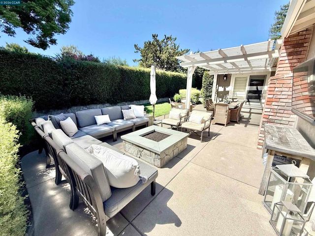 124 Meese Ct, Danville, CA 94526