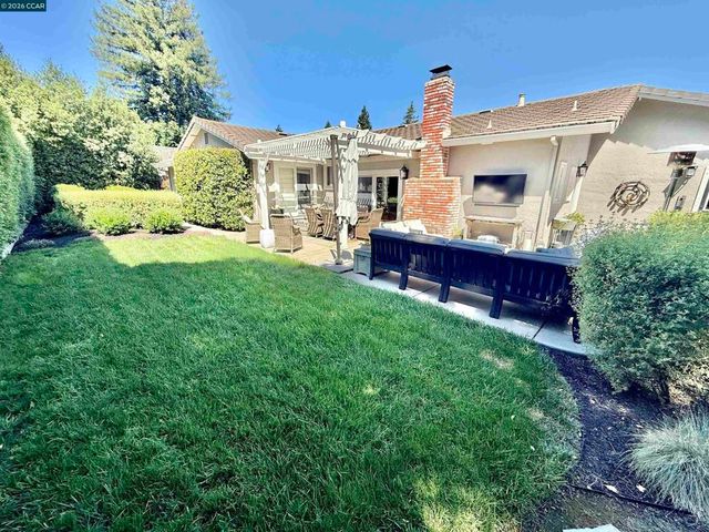 124 Meese Ct, Danville, CA 94526