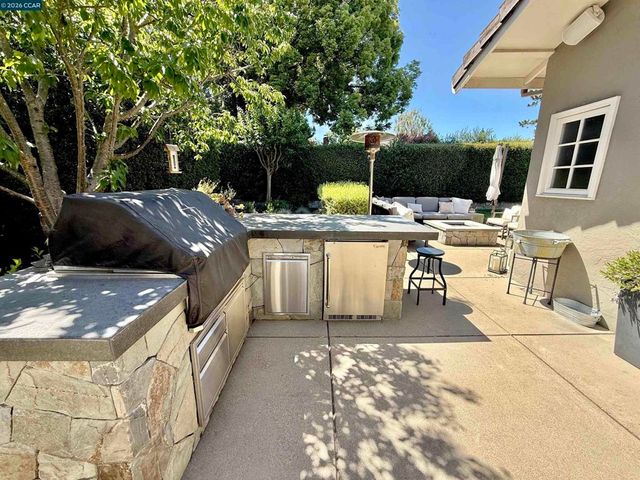 124 Meese Ct, Danville, CA 94526