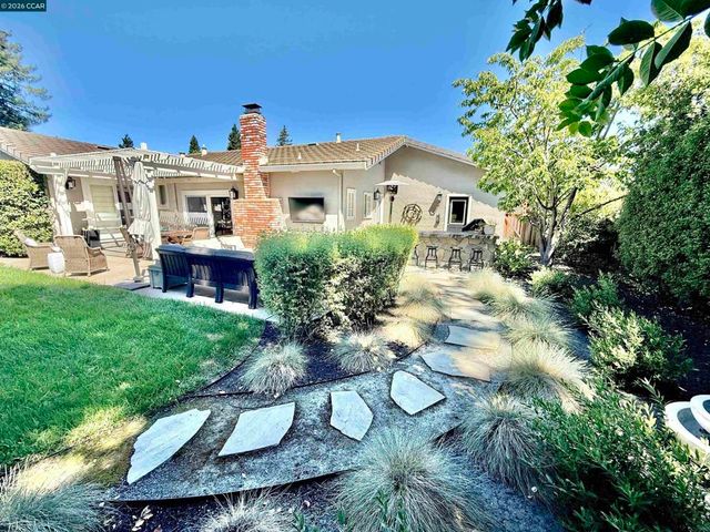 124 Meese Ct, Danville, CA 94526