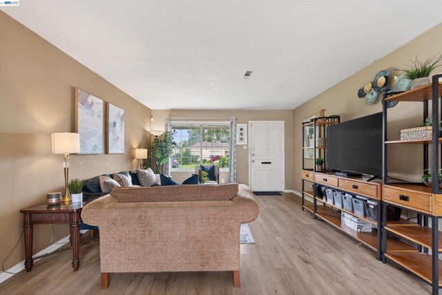 3025 Burnette St, Vallejo, CA 94591