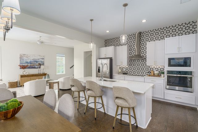 302 Avondale Dr, Franklin, TN 37064