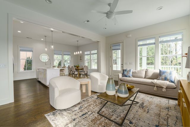 302 Avondale Dr, Franklin, TN 37064