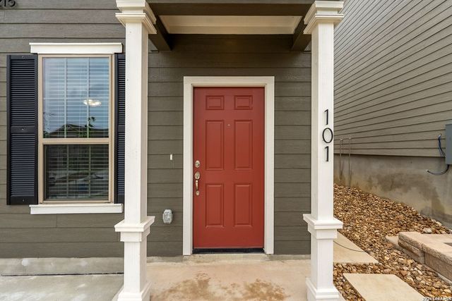 7215 MAGNOLIA CRK, San Antonio, TX 78252