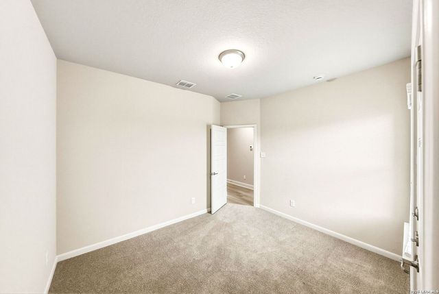 7215 MAGNOLIA CRK, San Antonio, TX 78252