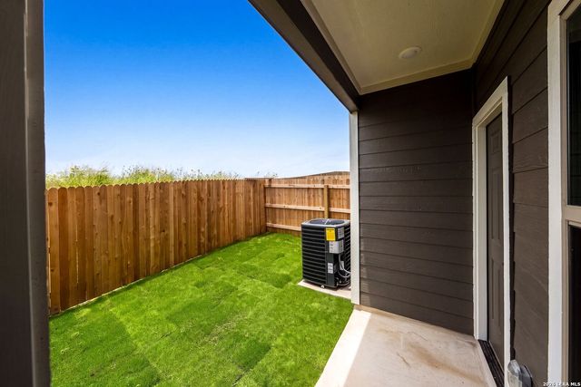 7215 MAGNOLIA CRK, San Antonio, TX 78252
