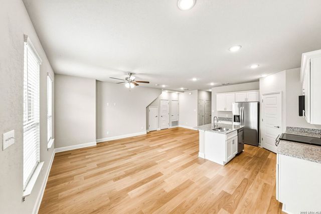 7215 MAGNOLIA CRK, San Antonio, TX 78252