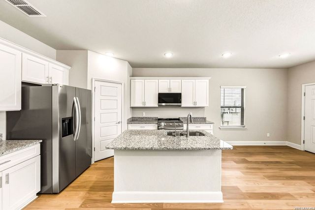 7215 MAGNOLIA CRK, San Antonio, TX 78252